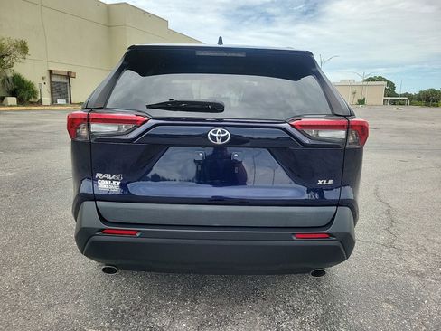 Used 2021 Toyota RAV4 XLE w/ Convenience Package FWD image 7
