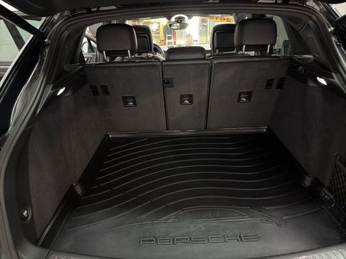 Used 2018 Porsche Macan Sport Edition image 20