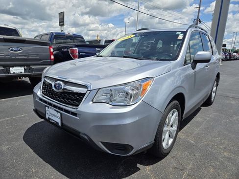 Used 2015 Subaru Forester 2.5i Premium w/ All-Weather Package AWD/4WD image 4