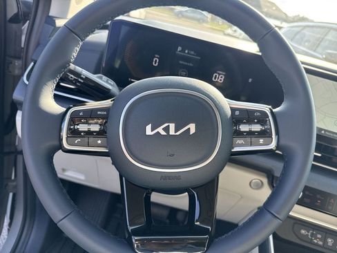 New 2026 Kia Carnival EX FWD image 17