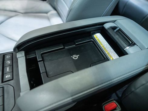 Certified 2022 Toyota Highlander XLE image 31