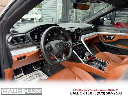 Used 2021 Lamborghini Urus AWD/4WD image 13