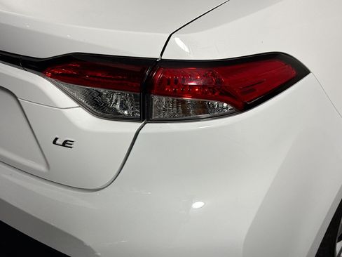 Used 2025 Toyota Corolla LE FWD image 33