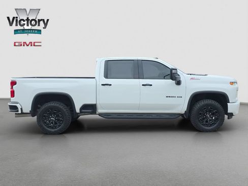 Used 2022 Chevrolet Silverado 3500 LTZ w/ LTZ Plus Package AWD/4WD image 19