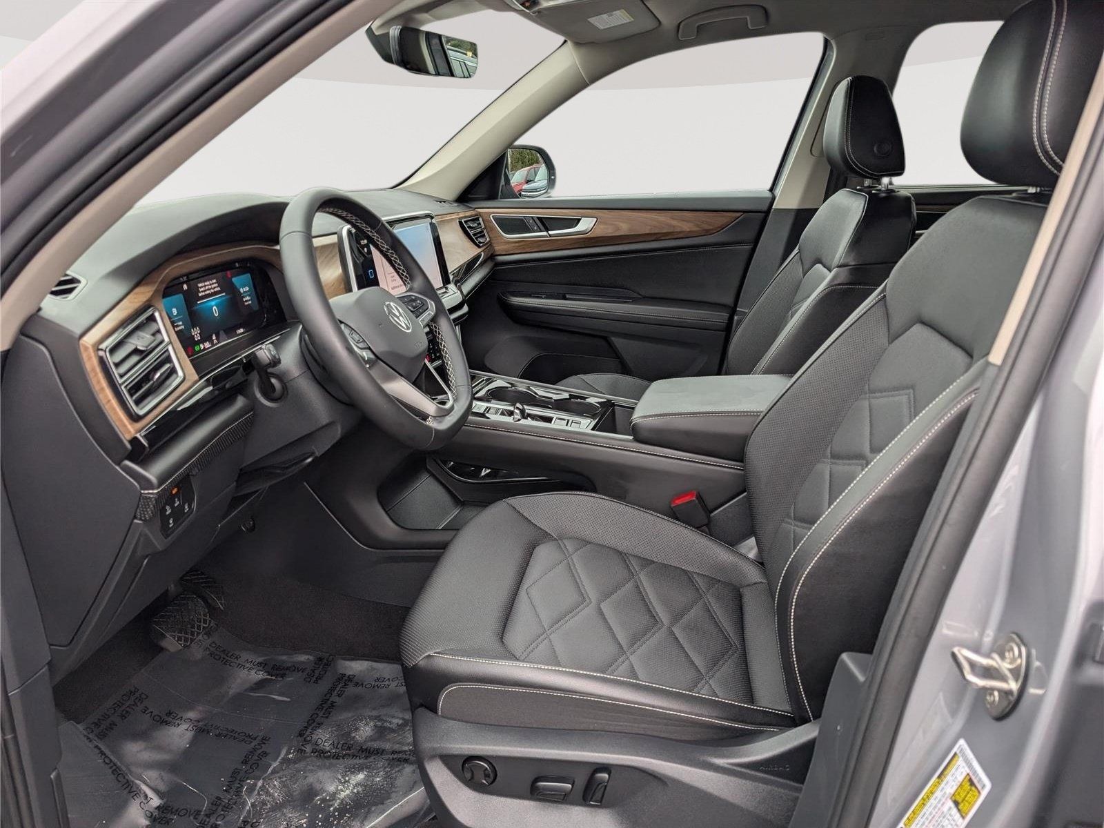 Used 2024 Volkswagen Atlas SE AWD/4WD image 18
