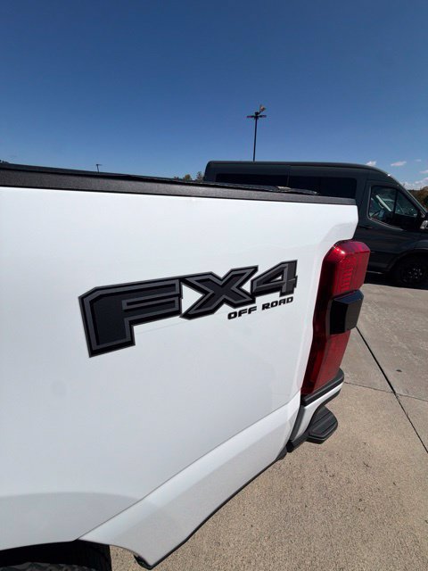 Used 2025 Ford F350 Lariat w/ Lariat Ultimate Package AWD/4WD image 50