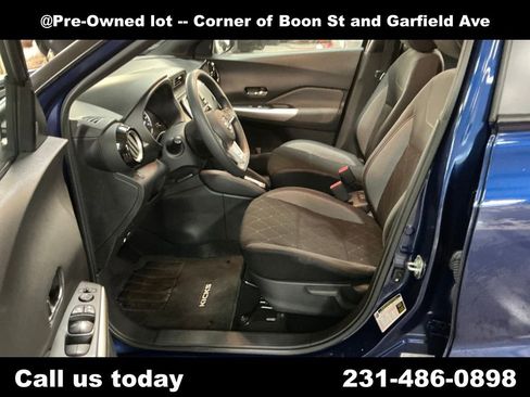 Used 2018 Nissan Kicks SV image 13