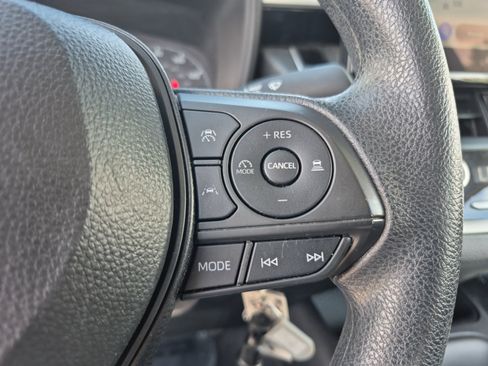 Certified 2025 Toyota Corolla LE FWD image 28