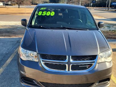 Used 2020 Dodge Grand Caravan SE w/ UConnect Hands-Free Group