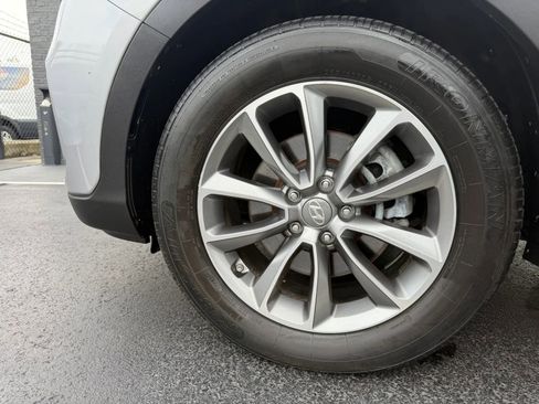Used 2018 Hyundai Santa Fe SE FWD image 38