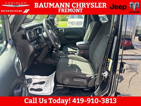 Used 2022 Jeep Wrangler Unlimited Sport AWD/4WD image 9