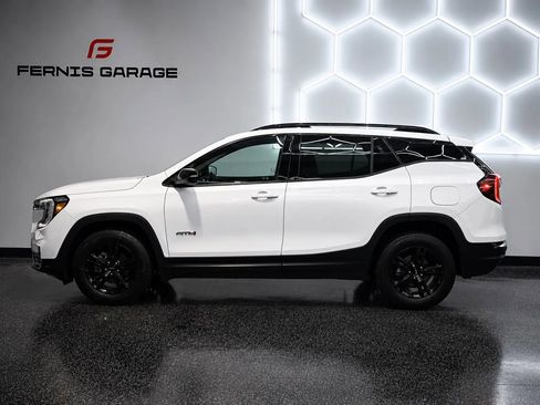 Used 2024 GMC Terrain AT4 AWD/4WD image 15