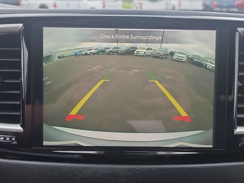 Used 2023 Chrysler Pacifica Touring-L FWD image 31