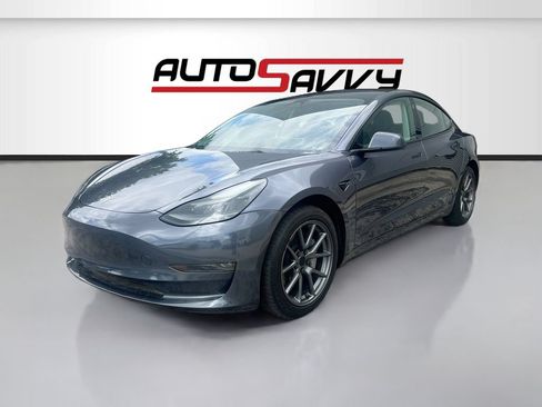 Used 2023 Tesla Model 3 Standard Range RWD image 3