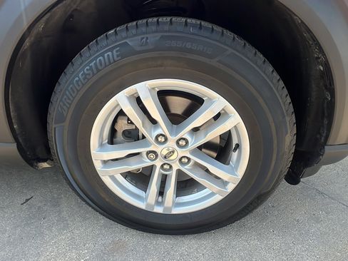Used 2020 Ford Explorer XLT RWD image 9