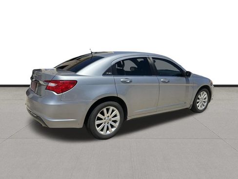 Used 2013 Chrysler 200 Touring FWD image 5