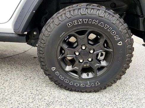 Used 2023 Jeep Wrangler Unlimited w/ Sun & Screen Package AWD/4WD image 9