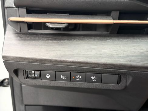 Used 2023 Nissan Ariya FWD image 27