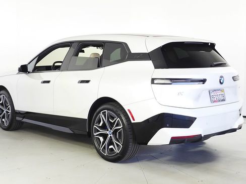 Used 2023 BMW iX xDrive50 w/ Sport Package image 8