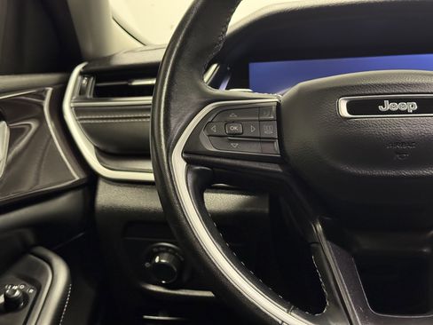 Used 2022 Jeep Grand Cherokee L Laredo w/ Luxury Tech Group I image 21