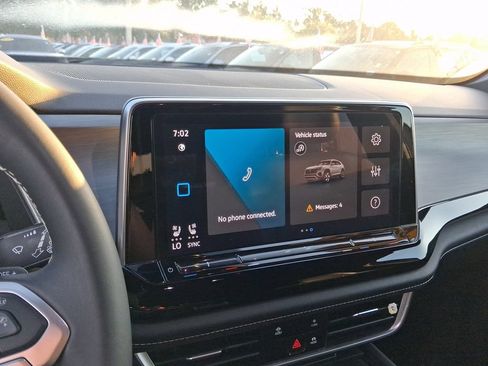 Certified 2024 Volkswagen Atlas Cross Sport SE FWD image 21