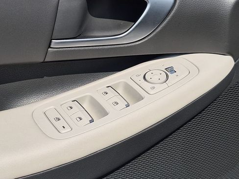 Used 2025 Hyundai Sonata SEL FWD image 13