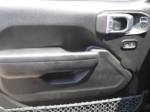 Used 2020 Jeep Wrangler Sport AWD/4WD image 13