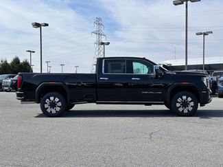 New 2026 GMC Sierra 3500 Denali w/ Denali Reserve Package AWD/4WD video 3