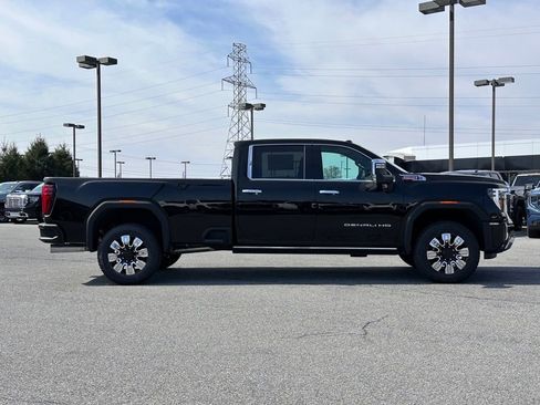 New 2026 GMC Sierra 3500 Denali w/ Denali Reserve Package AWD/4WD image 3