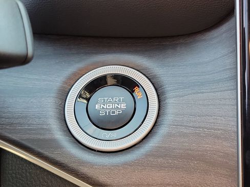 New 2025 Jeep Grand Cherokee L Limited w/ Luxury Tech Group II image 10