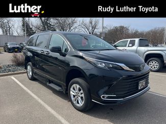 Used 2024 Toyota Sienna XLE w/ XLE Plus Package video 1