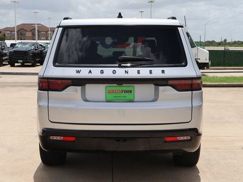 Used 2024 Jeep Wagoneer Series II AWD/4WD image 5
