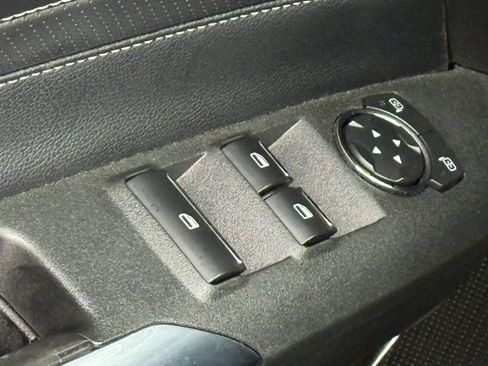 Used 2022 Ford Mustang Premium RWD image 31
