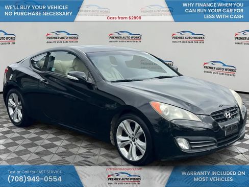 Used 2010 Hyundai Genesis 3.8 image 3