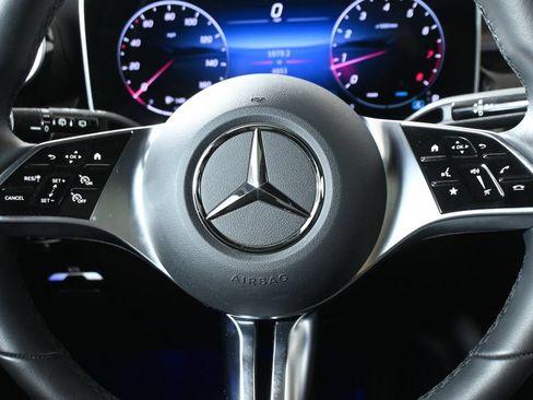 Used 2026 Mercedes-Benz GLC 300 4MATIC image 19