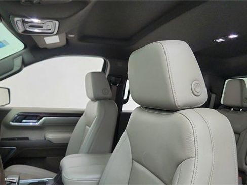 Used 2024 GMC Sierra 1500 SLT w/ SLT Premium Plus Package image 33