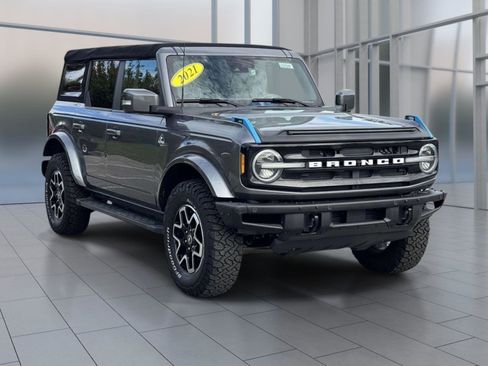 Used 2021 Ford Bronco Outer Banks AWD/4WD image 2