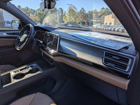 New 2026 Volkswagen Atlas Cross Sport SE image 27