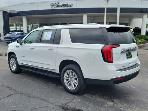 Used 2024 GMC Yukon XL SLT w/ SLT Luxury Package AWD/4WD image 3