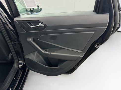Used 2024 Volkswagen Jetta SE FWD image 31