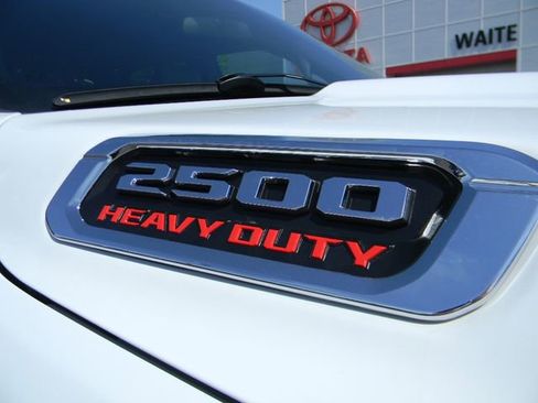 Used 2024 RAM 2500 Tradesman w/ Chrome Appearance Group AWD/4WD image 9