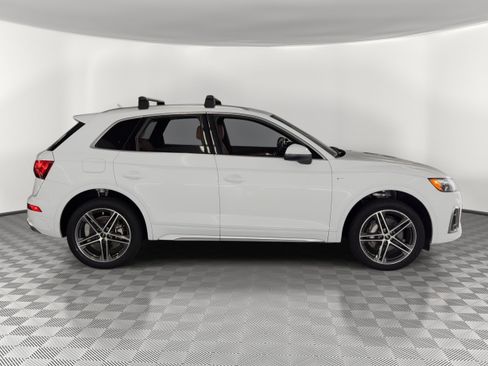 Certified 2023 Audi Q5 e Premium Plus w/ Premium Plus Package AWD/4WD image 8