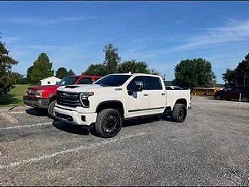 Used 2024 Chevrolet Silverado 2500 High Country w/ High Country Premium Package image 4