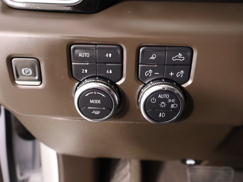 Used 2024 GMC Sierra 2500 Denali w/ Denali Reserve Package AWD/4WD image 8