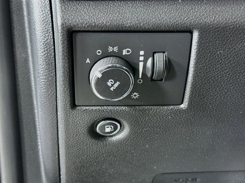Used 2017 Jeep Grand Cherokee Limited AWD/4WD image 10