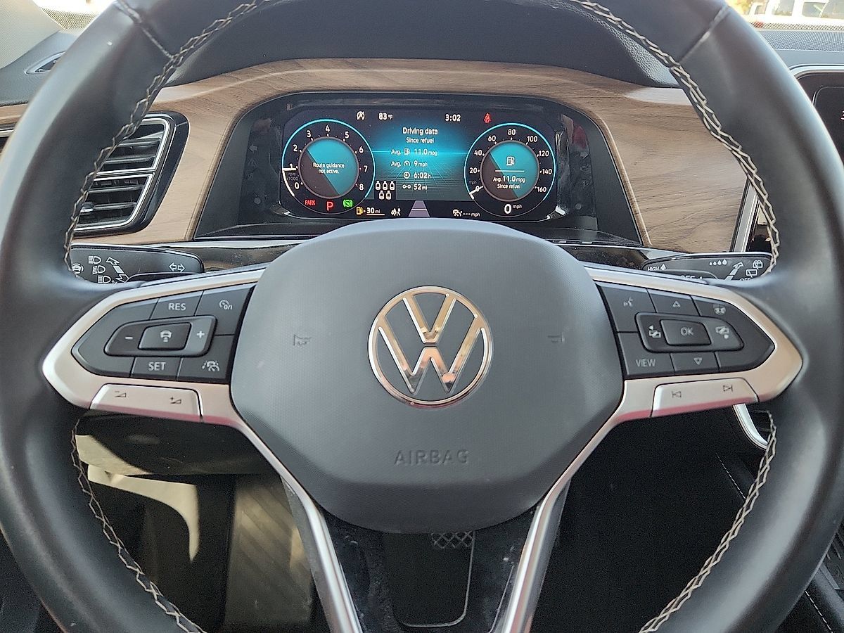 Used 2025 Volkswagen Atlas SE AWD/4WD image 12