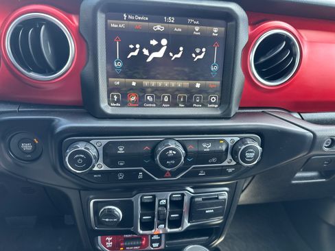 Used 2022 Jeep Gladiator Rubicon AWD/4WD image 28