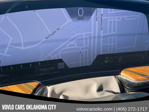 Used 2023 Cadillac Escalade ESV Premium Luxury Platinum AWD/4WD image 11
