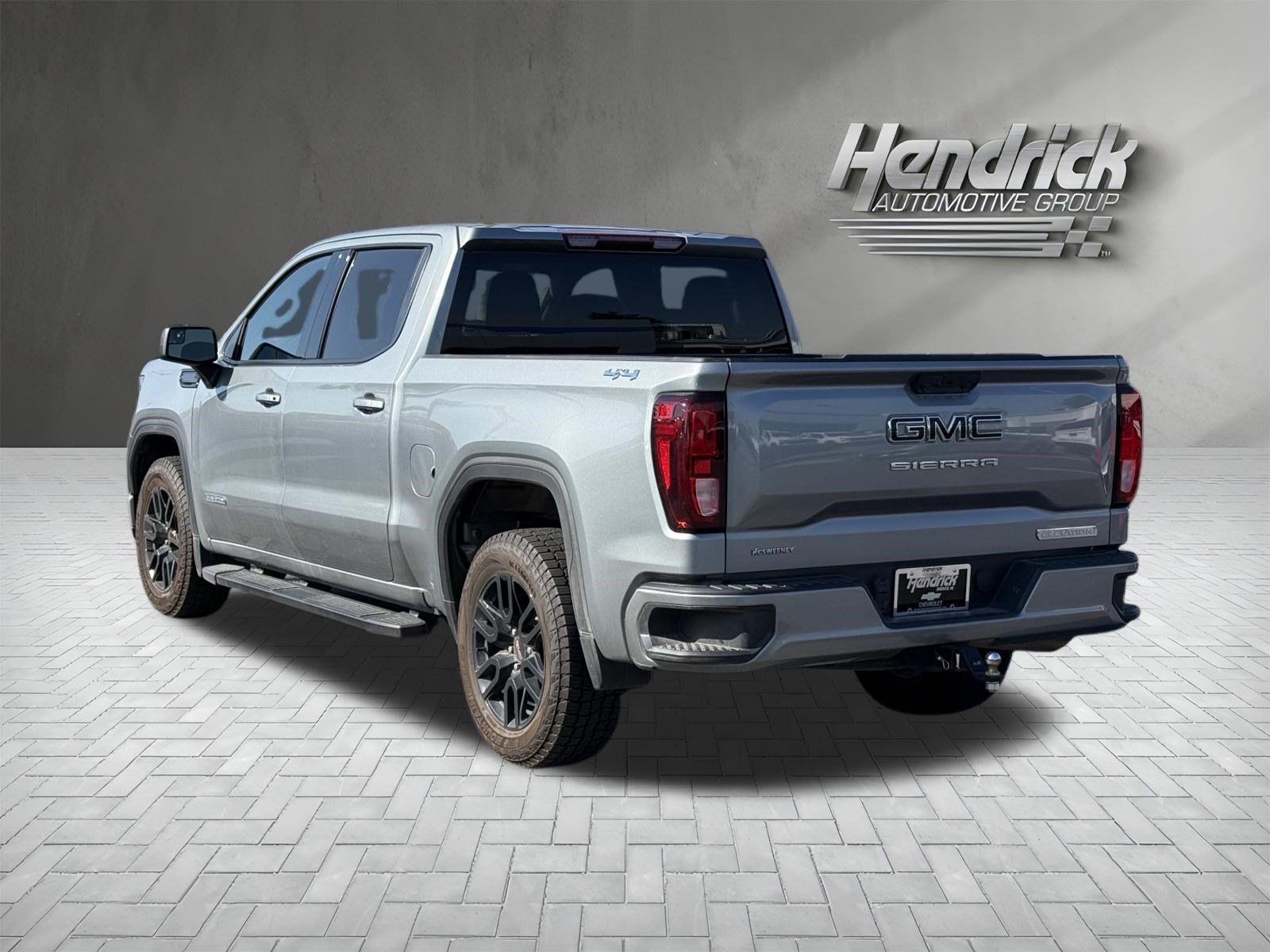 Used 2024 GMC Sierra 1500 Elevation w/ LPO, Elevation Black Package AWD/4WD image 9