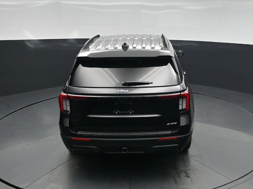 Certified 2026 Ford Explorer ST-Line w/ ST-Line Street Pack AWD/4WD image 37